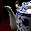 Ancienne théière en porcelaine bleu