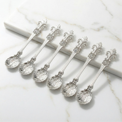 Cuillère à thé ancienne