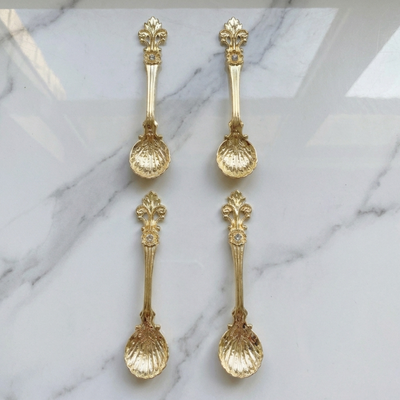 Cuillère à thé ancienne