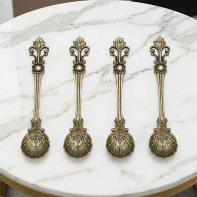 Cuillère à thé ancienne