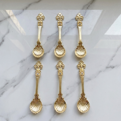 Cuillère à thé ancienne