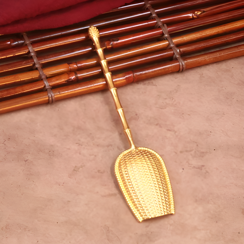 Cuillère à thé dorée