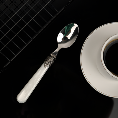 Cuillère à thé élégante
