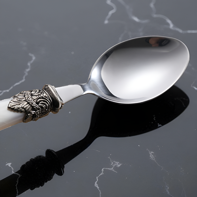 Cuillère à thé élégante