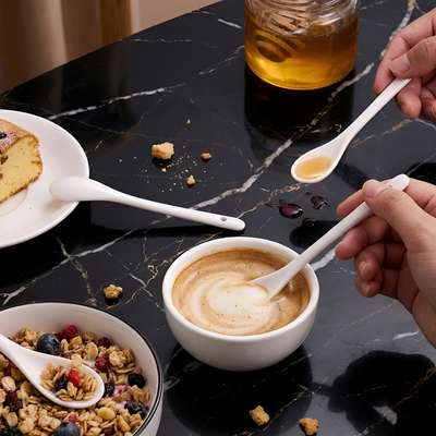 Cuilleres à thé porcelaine