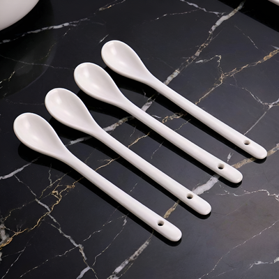 Cuilleres à thé porcelaine