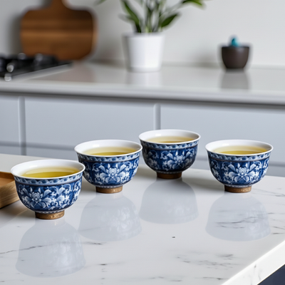 Jolie théière bleue fleur blanche