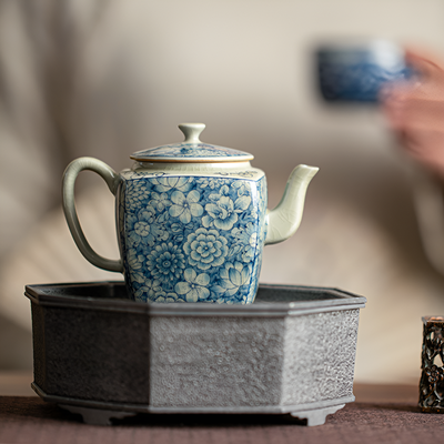 Porcelaine théière carré
