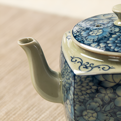 Porcelaine théière carré
