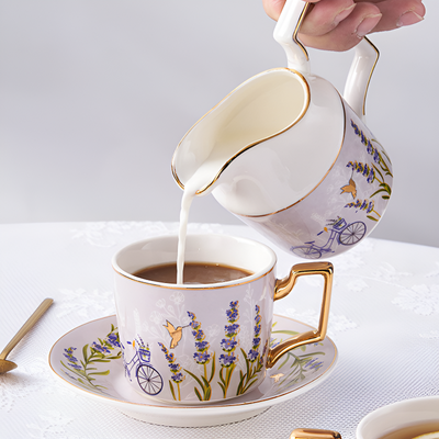 Service à thé anglais moderne