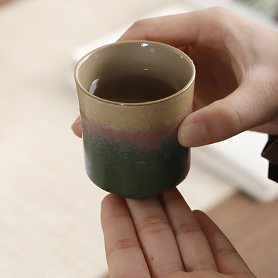 Service à thé japonais design épuré