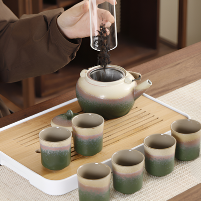 Service à thé japonais design épuré