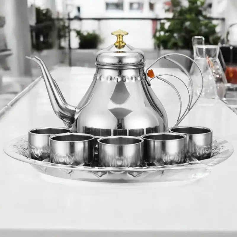 Accessoire Thé Traditionnel Service à Thé Marocain Complet - Théière 400ml 6 Verres Peints - Plateau 30cm Martelé Main Plateau Martelé 30cm Accessoire Thé Traditionnel Service à Thé Marocain Complet - Théière 400ml 6 Verres Peints - Plateau 30cm Martelé Main Plateau Martelé 30cm