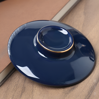 Tasse à thé avec infuseur bleu