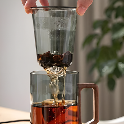 Tasse à thé en verre avec infuseur