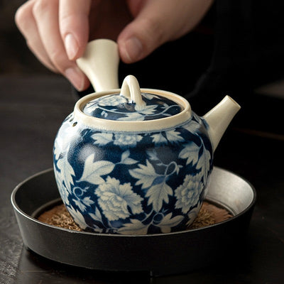 Théière ancienne fleur bleue