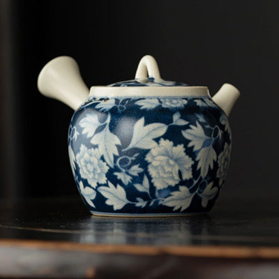 Théière ancienne fleur bleue