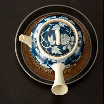 Théière ancienne fleur bleue