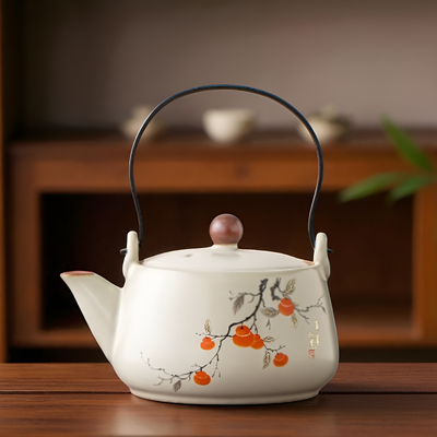 Théière ancienne porcelaine fond blanc