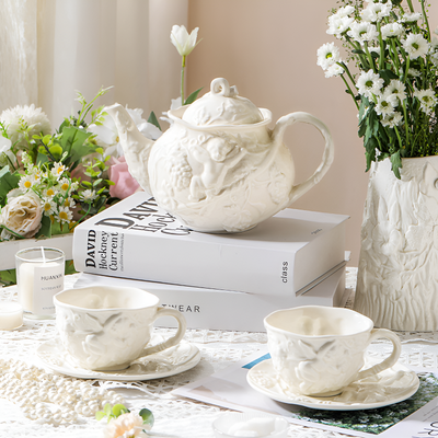 Théière anglaise décor romantique