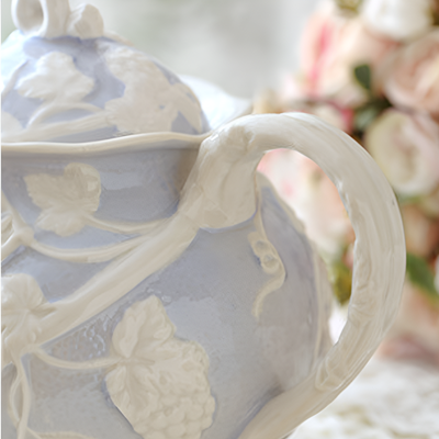 Théière anglaise décor romantique