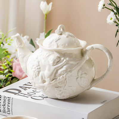 Théière anglaise décor romantique