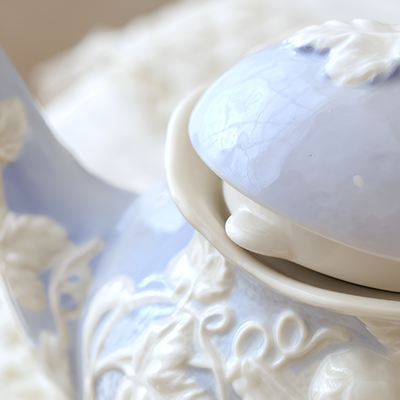 Théière anglaise décor romantique