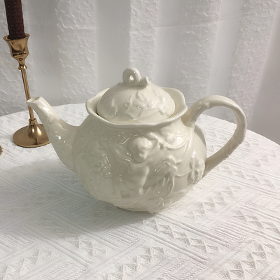 Théière anglaise décor romantique