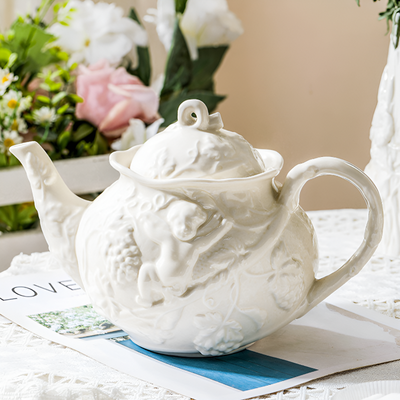 Théière anglaise décor romantique