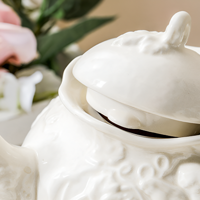 Théière anglaise décor romantique