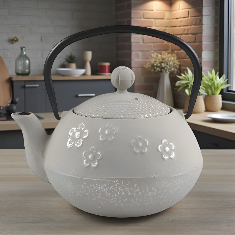 Théière blanche en fonte