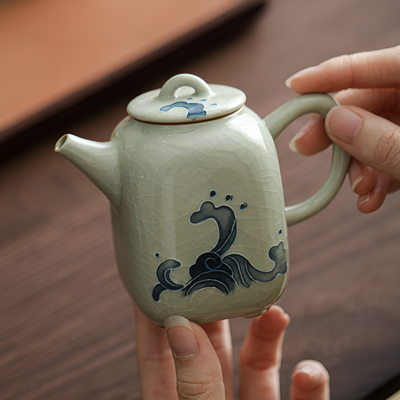 Théière céramique motifs bleus