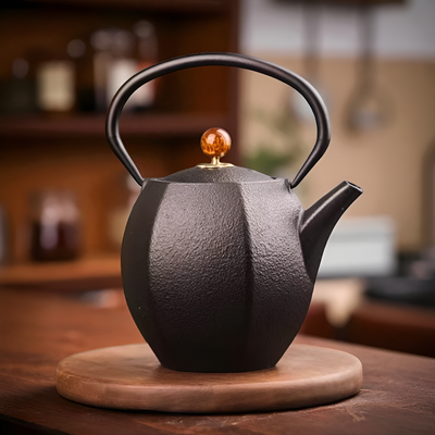 Théière en fonte vintage