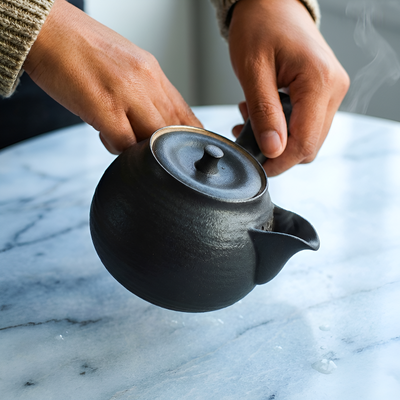 Théière japonaise noire