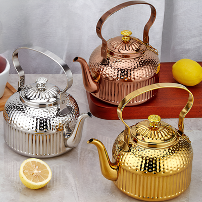 Théière orientale avec filtre