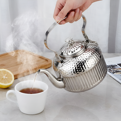 Théière orientale avec filtre