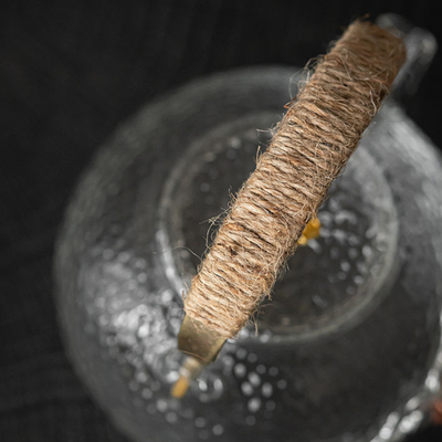 Théière transparente avec motif