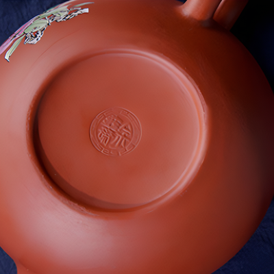 Théière vintage rouge